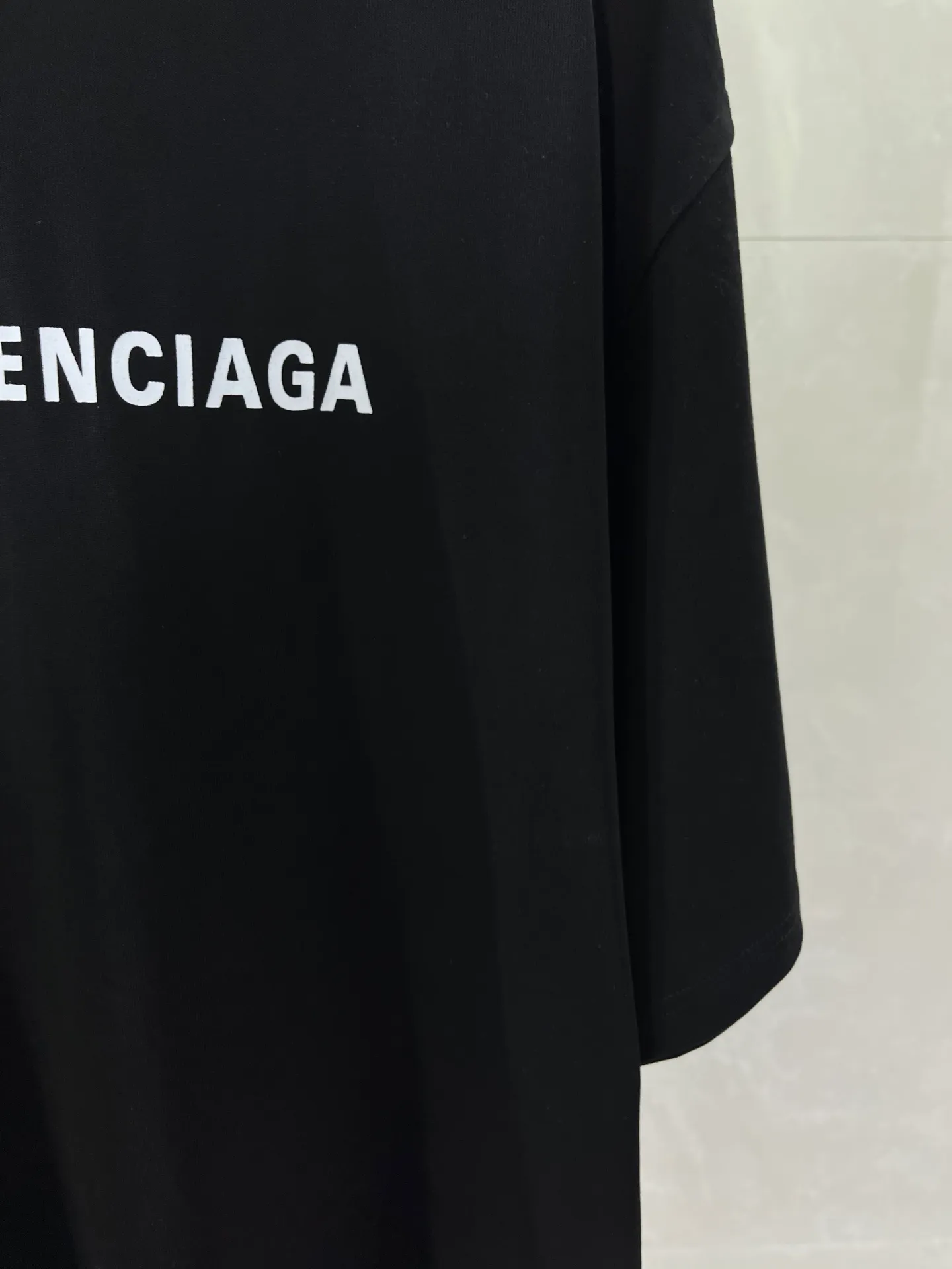 P105💰 -BALENCIAGA-2024New Arrival Classic Logo t 300 . logo os Same Style ：Black Size：XS-L 8936